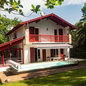 Privative Dans Maison Avec Psicine Ustaritz